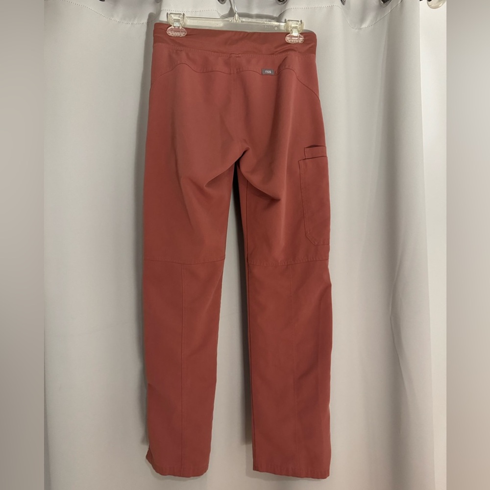 Figs Women's Kade Cargo Pant in Mauve - Picture 2 of 7